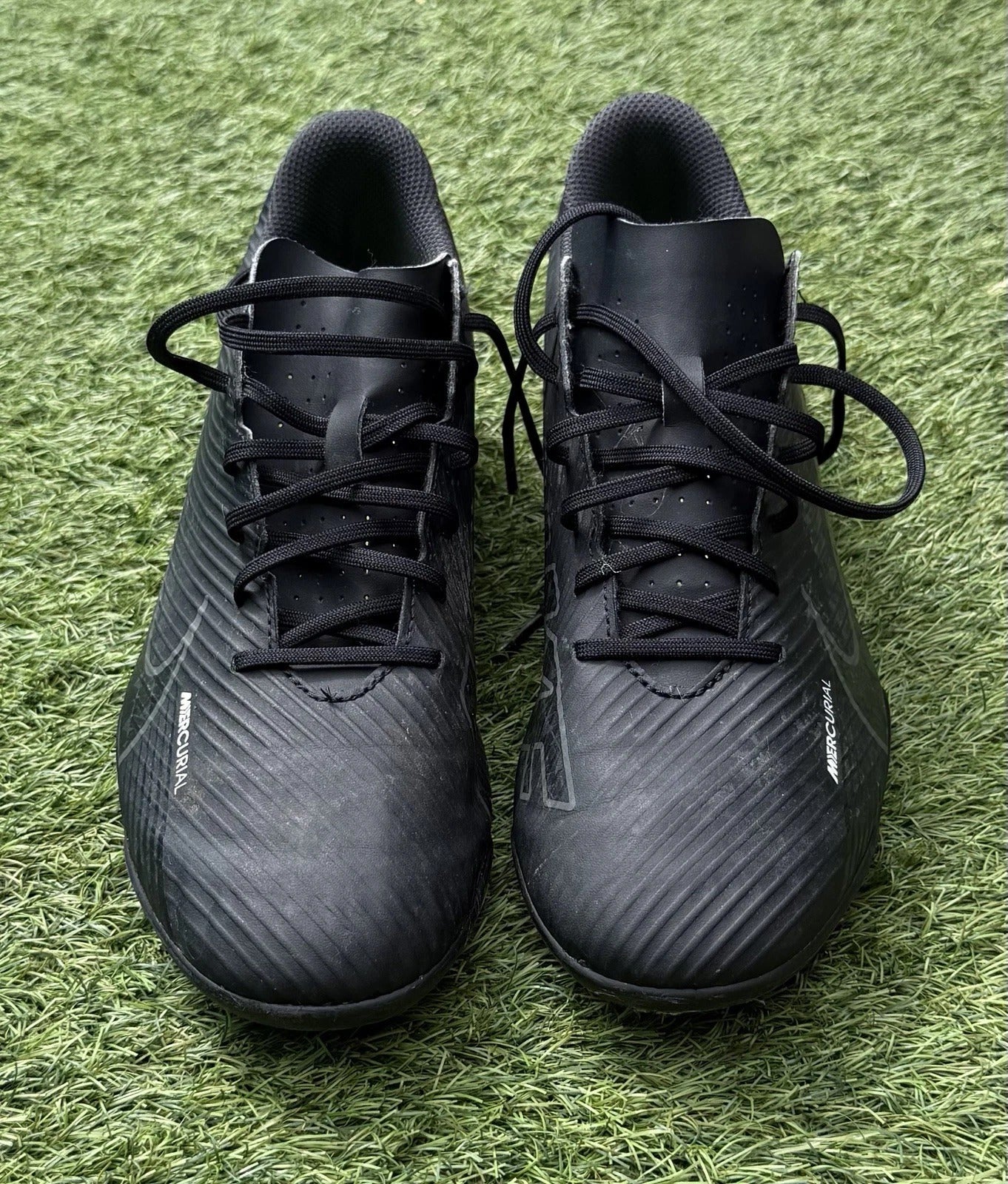 Junior Nike Mercurial Vapor 15 Club FG/MG Football Boots Black/Grey UK Size 6.5